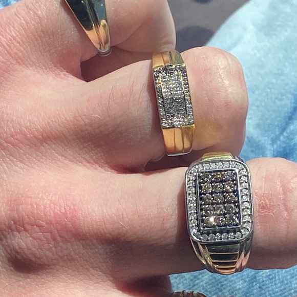 10k gold ring with diamonds - Picture 4 of 4